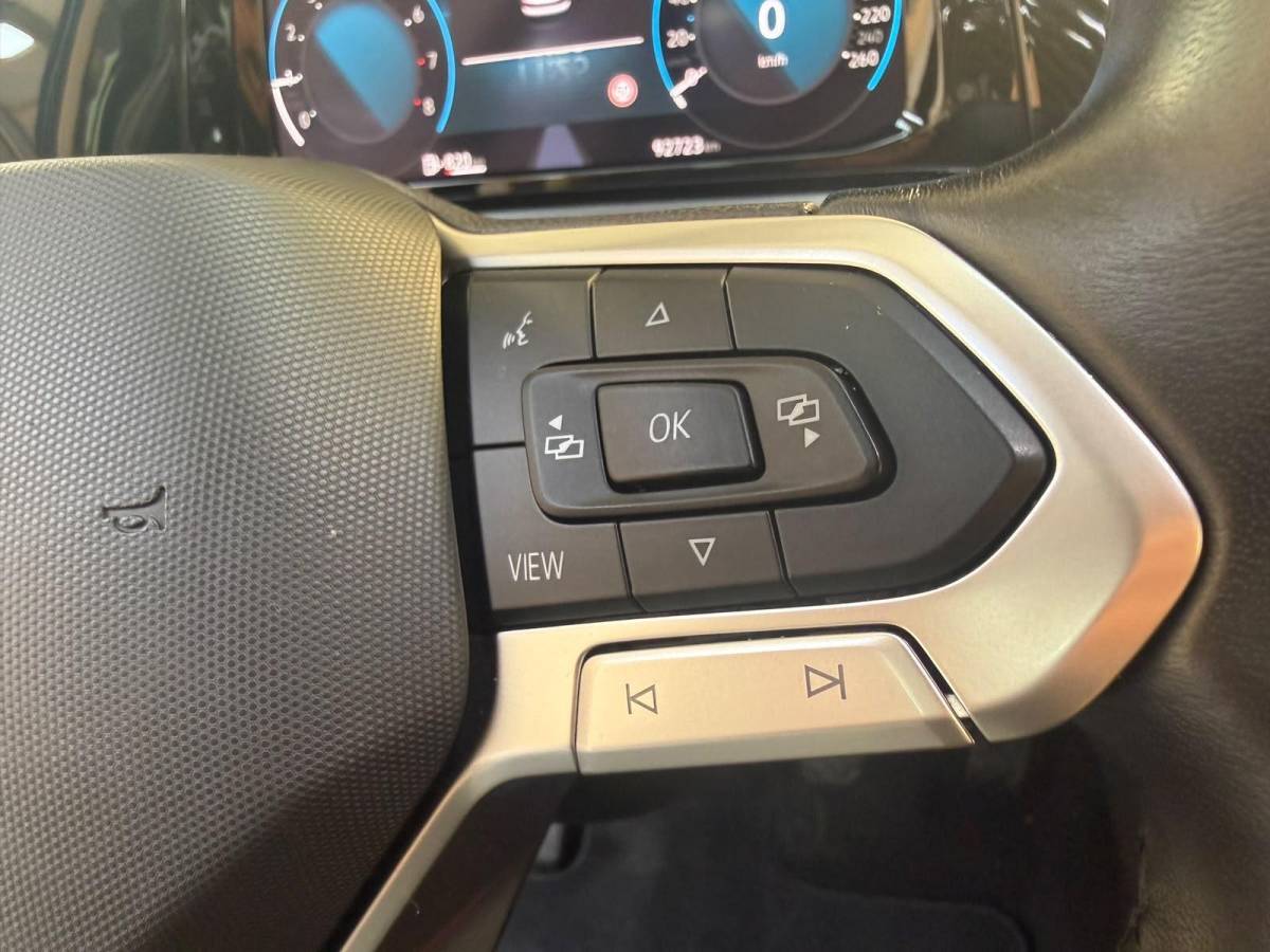 Volkswagen Golf Volkswagen Golf Variant 1.0 TSI Life Achteruitrijcamera | Apple CarPlay/Android Auto | Adaptieve cruise control | Climate control | LED verlichting | Navigatiesysteem | Parkeersensoren voor en achter