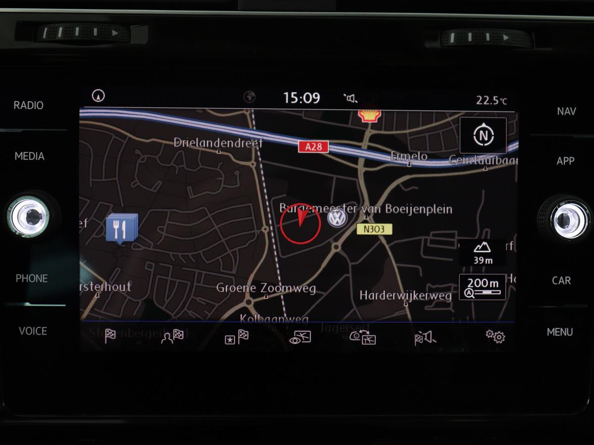 Volkswagen Golf Volkswagen Golf 1.5 TSI Highline Business R | Adaptive cruise | Stoelverwarming | Climate control | Navigatie | Carplay | Virtueel dashboard | Park assist | Trekhaak | 17″ velgen