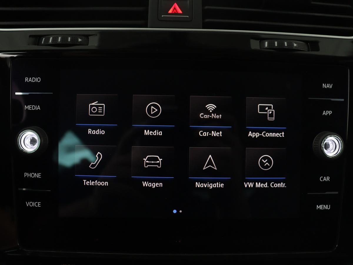 Volkswagen Golf Volkswagen Golf 1.5 TSI Highline Business R | Adaptive cruise | Stoelverwarming | Climate control | Navigatie | Carplay | Virtueel dashboard | Park assist | Trekhaak | 17″ velgen