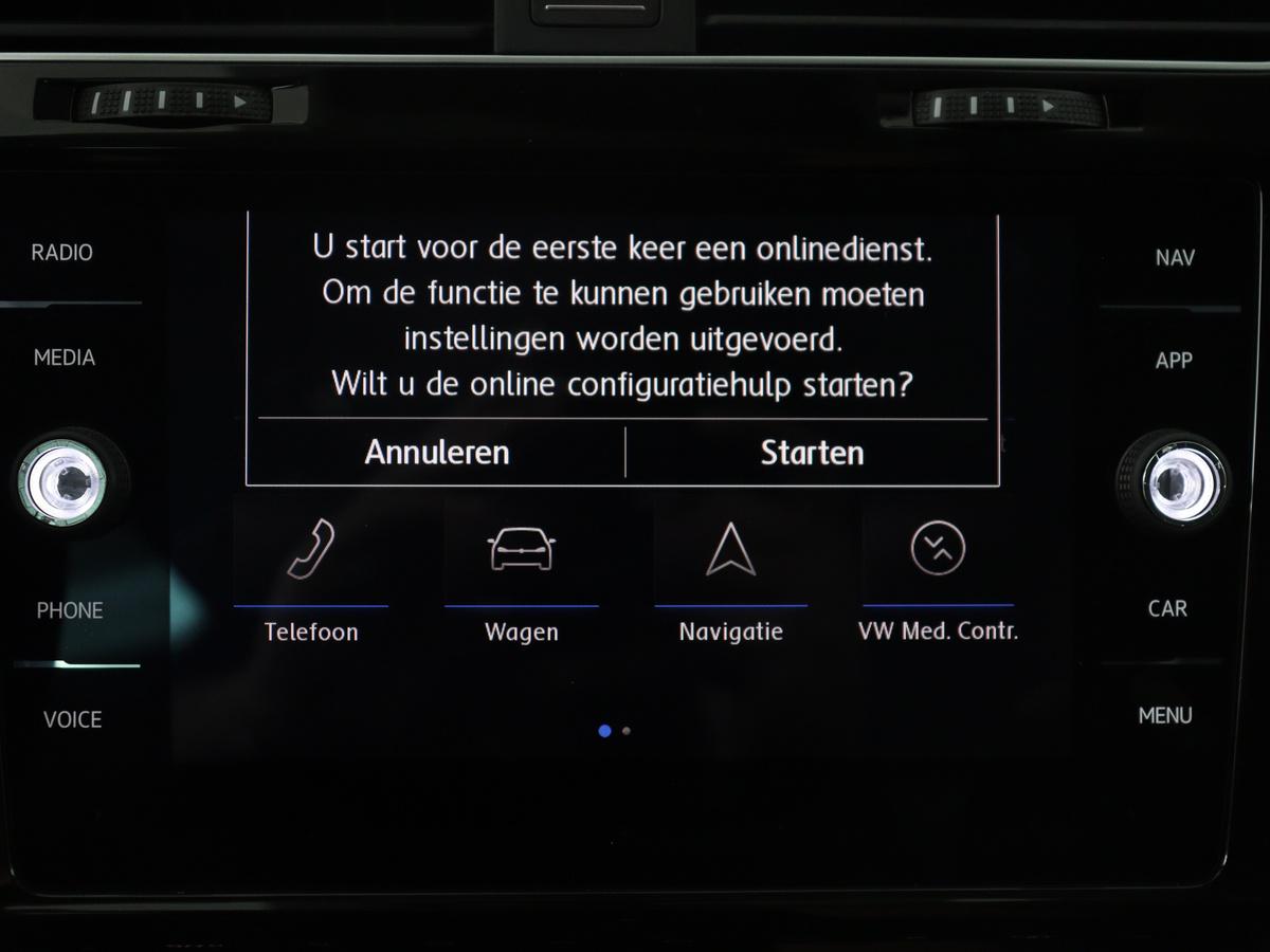 Volkswagen Golf Volkswagen Golf 1.5 TSI Highline Business R | Adaptive cruise | Stoelverwarming | Climate control | Navigatie | Carplay | Virtueel dashboard | Park assist | Trekhaak | 17″ velgen