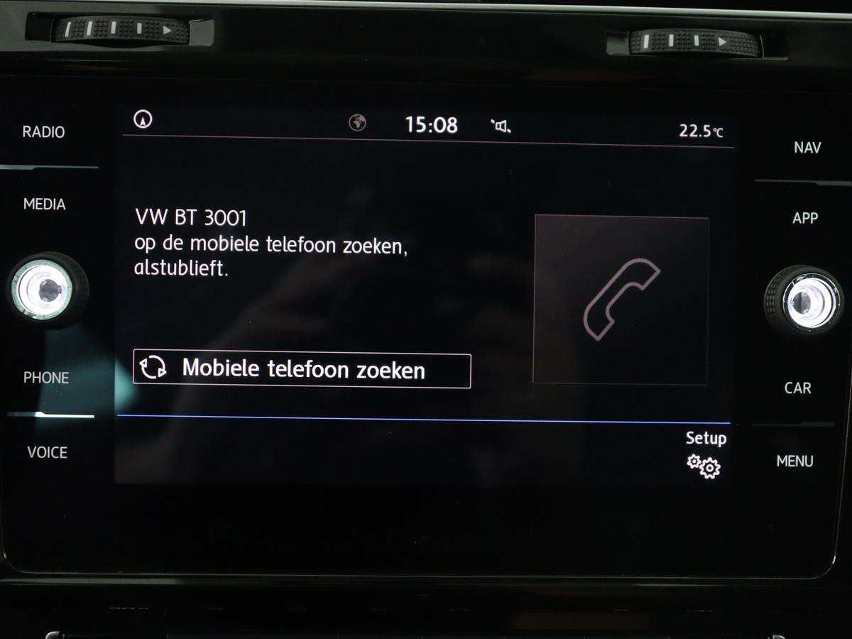 Volkswagen Golf Volkswagen Golf 1.5 TSI Highline Business R | Adaptive cruise | Stoelverwarming | Climate control | Navigatie | Carplay | Virtueel dashboard | Park assist | Trekhaak | 17″ velgen