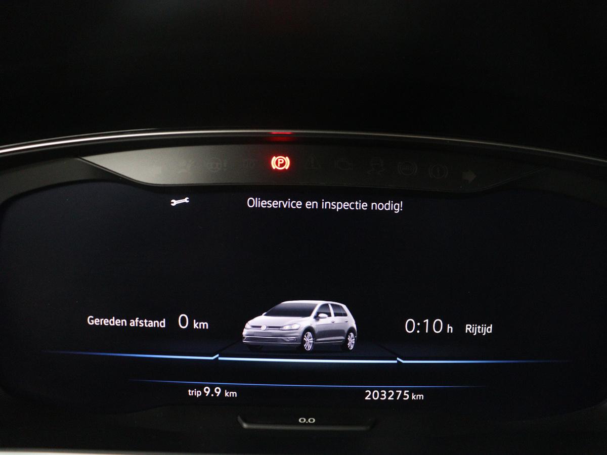 Volkswagen Golf Volkswagen Golf 1.5 TSI Highline Business R | Adaptive cruise | Stoelverwarming | Climate control | Navigatie | Carplay | Virtueel dashboard | Park assist | Trekhaak | 17″ velgen