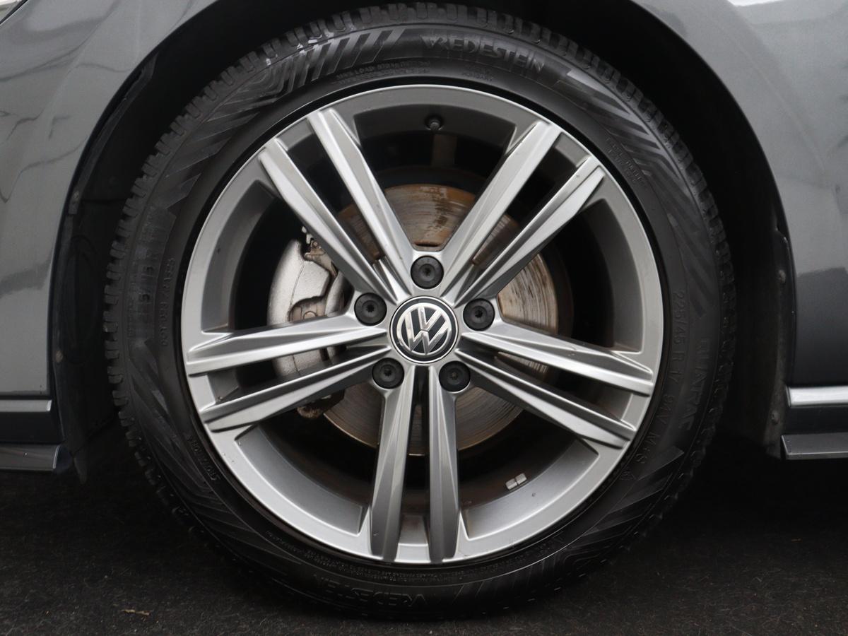 Volkswagen Golf Volkswagen Golf 1.5 TSI Highline Business R | Adaptive cruise | Stoelverwarming | Climate control | Navigatie | Carplay | Virtueel dashboard | Park assist | Trekhaak | 17″ velgen