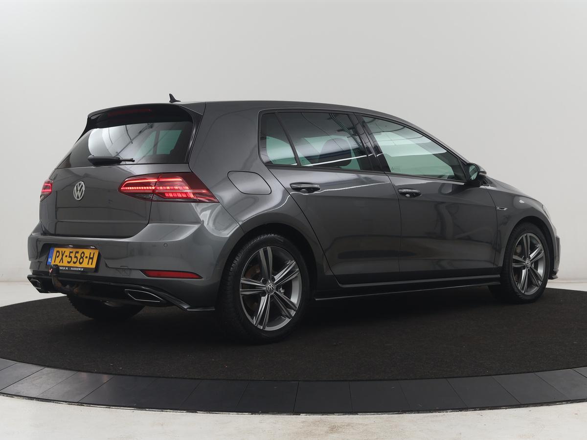 Volkswagen Golf Volkswagen Golf 1.5 TSI Highline Business R | Adaptive cruise | Stoelverwarming | Climate control | Navigatie | Carplay | Virtueel dashboard | Park assist | Trekhaak | 17″ velgen
