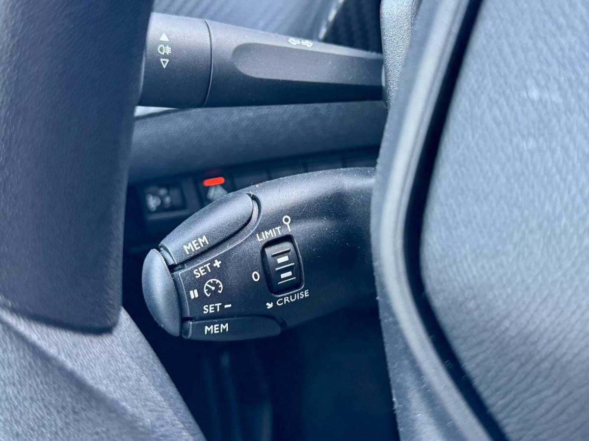Peugeot 208 Peugeot 208 1.2 Like | LAGE KM NAP | Nieuwe Model 2020 | 5 Deurs | Airco | Cruise | Rijklaar|