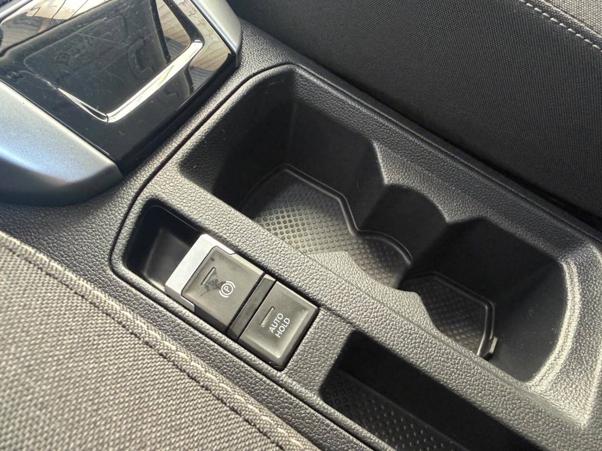 Volkswagen T-Roc Volkswagen T-Roc 1.0 TSI Life Business Achteruitrijcamera | Apple CarPlay/Android Auto | Adaptieve cruise control | Climate control | DAB ontvangst | Digitale cockpit | LED koplampen | Voorstoelen verwarmd | Parkeersensoren voor en achter