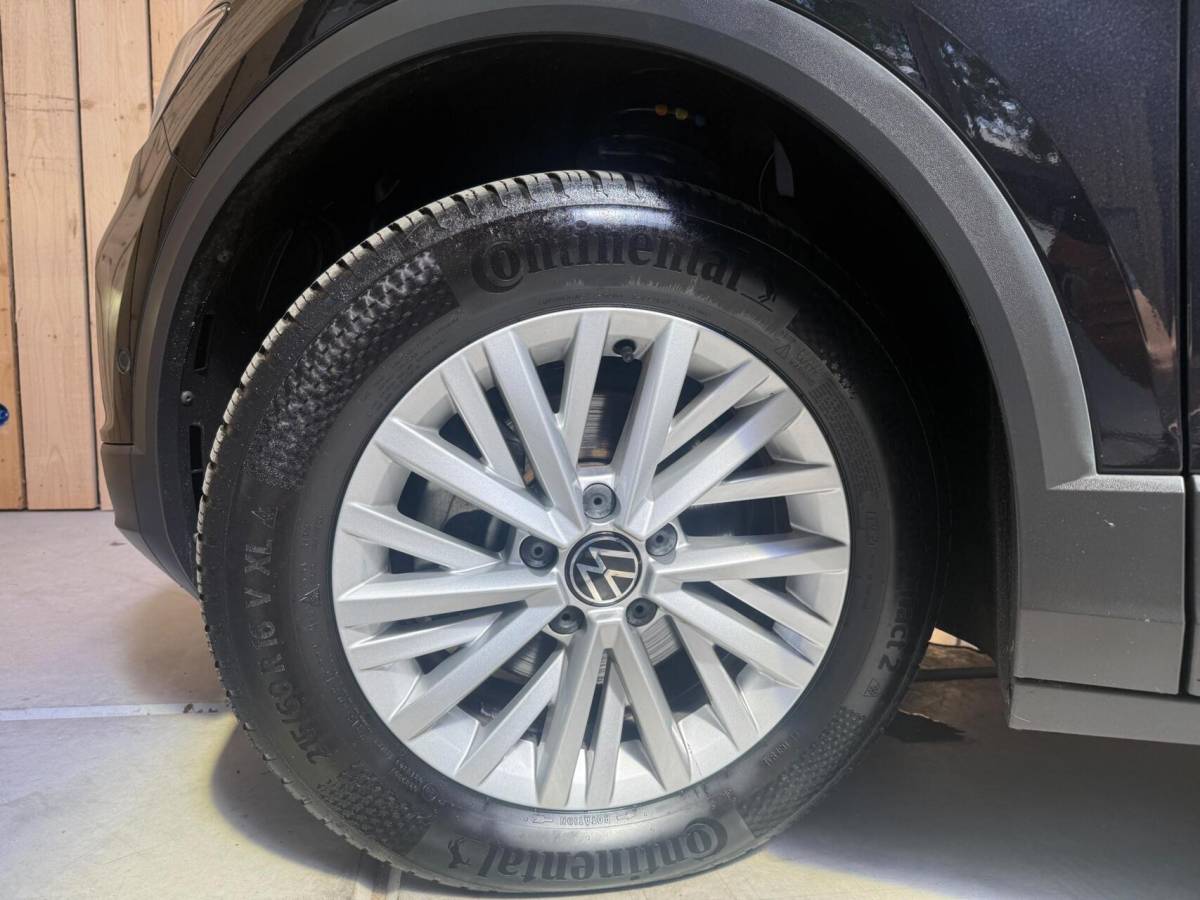 Volkswagen T-Roc Volkswagen T-Roc 1.0 TSI Life Business Achteruitrijcamera | Apple CarPlay/Android Auto | Adaptieve cruise control | Climate control | DAB ontvangst | Digitale cockpit | LED koplampen | Voorstoelen verwarmd | Parkeersensoren voor en achter