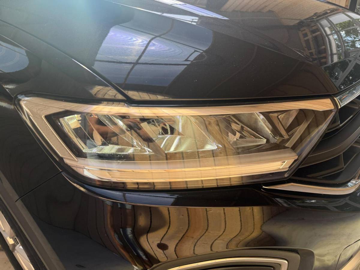 Volkswagen T-Roc Volkswagen T-Roc 1.0 TSI Life Business Achteruitrijcamera | Apple CarPlay/Android Auto | Adaptieve cruise control | Climate control | DAB ontvangst | Digitale cockpit | LED koplampen | Voorstoelen verwarmd | Parkeersensoren voor en achter