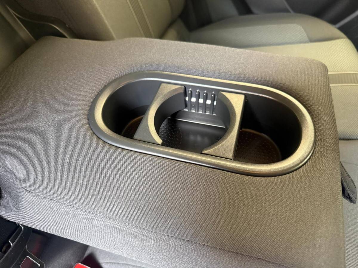 Volkswagen T-Roc Volkswagen T-Roc 1.0 TSI Life Business Achteruitrijcamera | Apple CarPlay/Android Auto | Adaptieve cruise control | Climate control | DAB ontvangst | Digitale cockpit | LED koplampen | Voorstoelen verwarmd | Parkeersensoren voor en achter