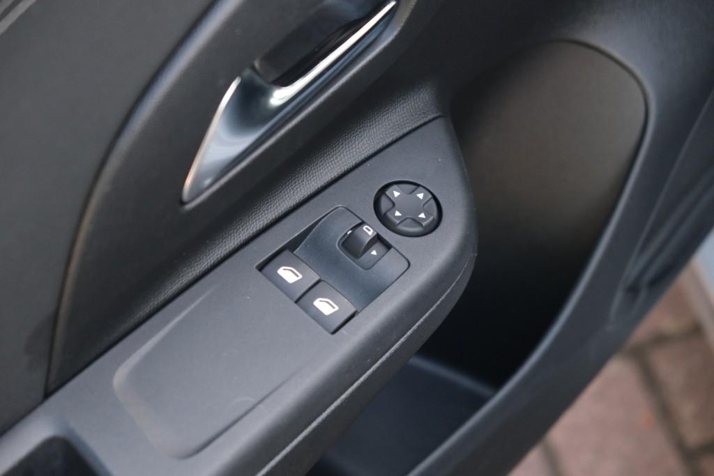 Opel Corsa Opel Corsa 1.2 75pk Edition | Navi | App Connect | Airco | Cruise | Full LED | PDC | 16″ velgen