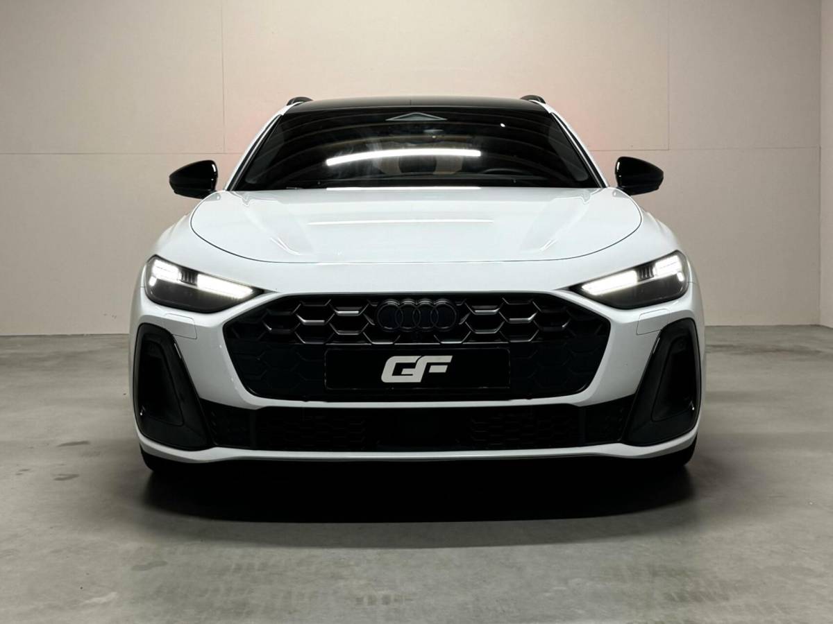 Audi A5 Audi A5 Avant 2.0 e-hybrid quattro S-Line Competition Pano 360° RS-Seats Passenger display
