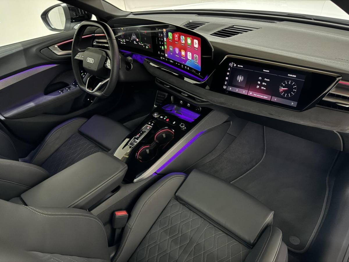 Audi A5 Audi A5 Avant 2.0 e-hybrid quattro S-Line Competition Pano 360° RS-Seats Passenger display