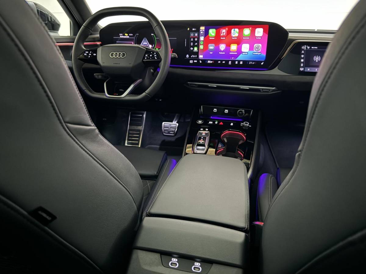 Audi A5 Audi A5 Avant 2.0 e-hybrid quattro S-Line Competition Pano 360° RS-Seats Passenger display