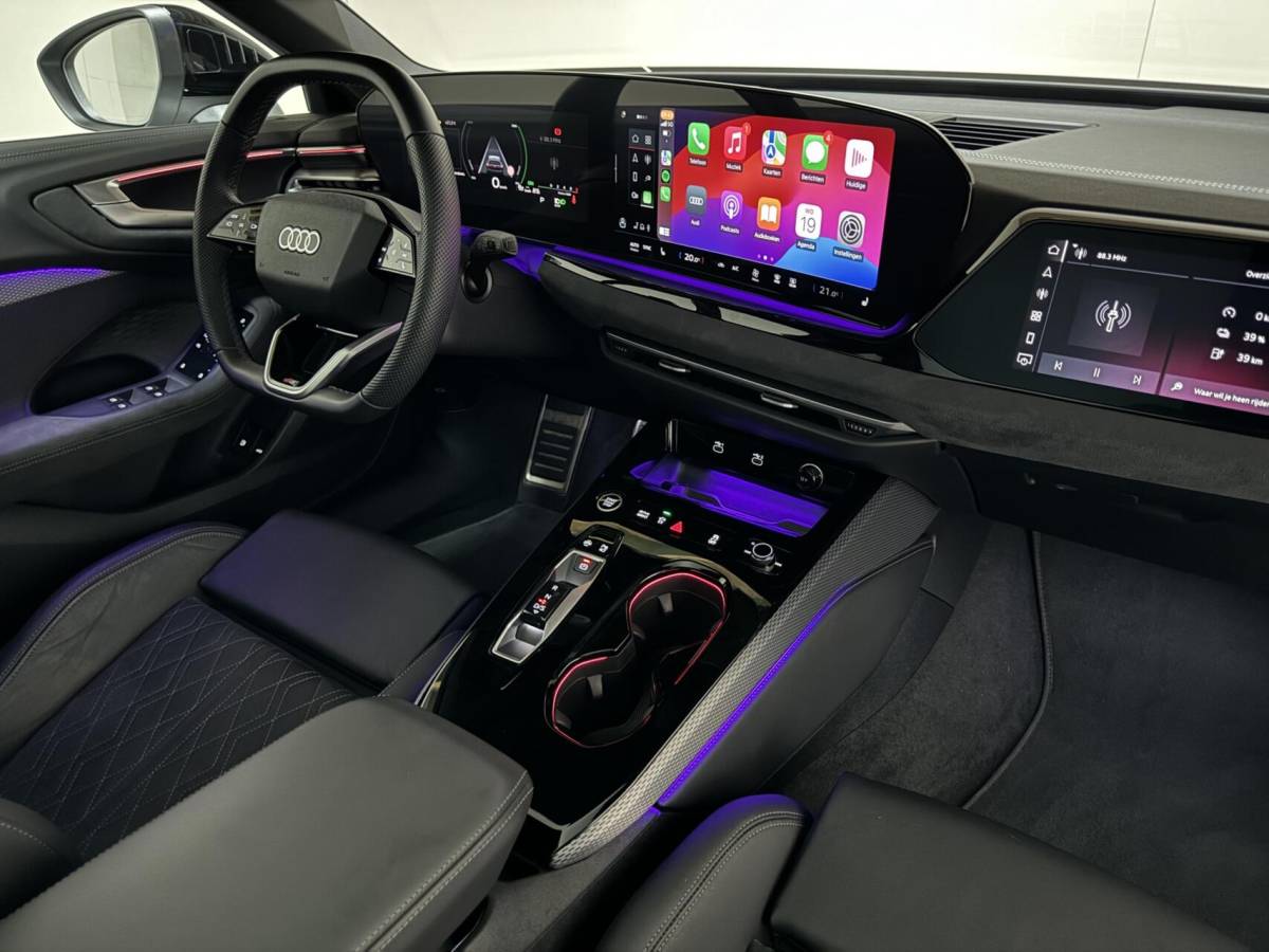 Audi A5 Audi A5 Avant 2.0 e-hybrid quattro S-Line Competition Pano 360° RS-Seats Passenger display