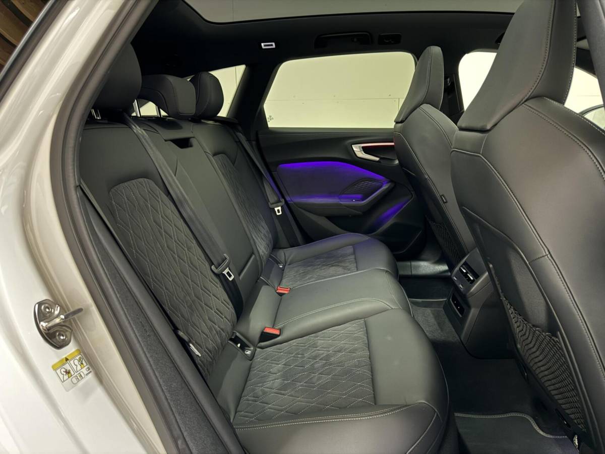 Audi A5 Audi A5 Avant 2.0 e-hybrid quattro S-Line Competition Pano 360° RS-Seats Passenger display