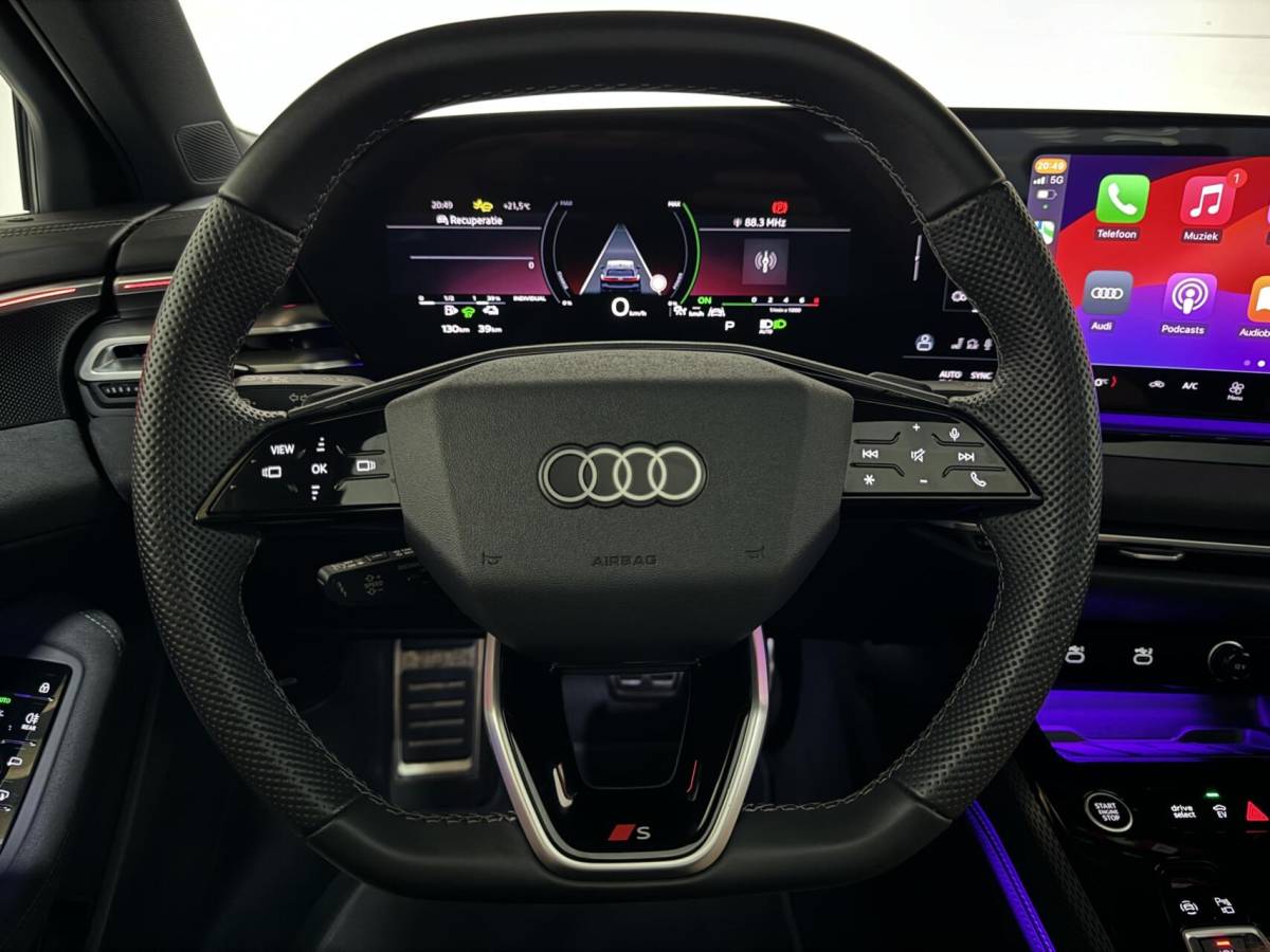 Audi A5 Audi A5 Avant 2.0 e-hybrid quattro S-Line Competition Pano 360° RS-Seats Passenger display