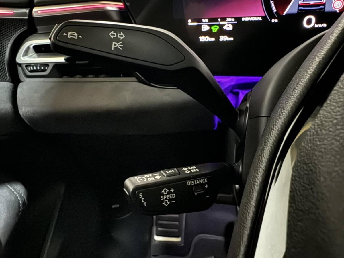 Audi A5 Audi A5 Avant 2.0 e-hybrid quattro S-Line Competition Pano 360° RS-Seats Passenger display