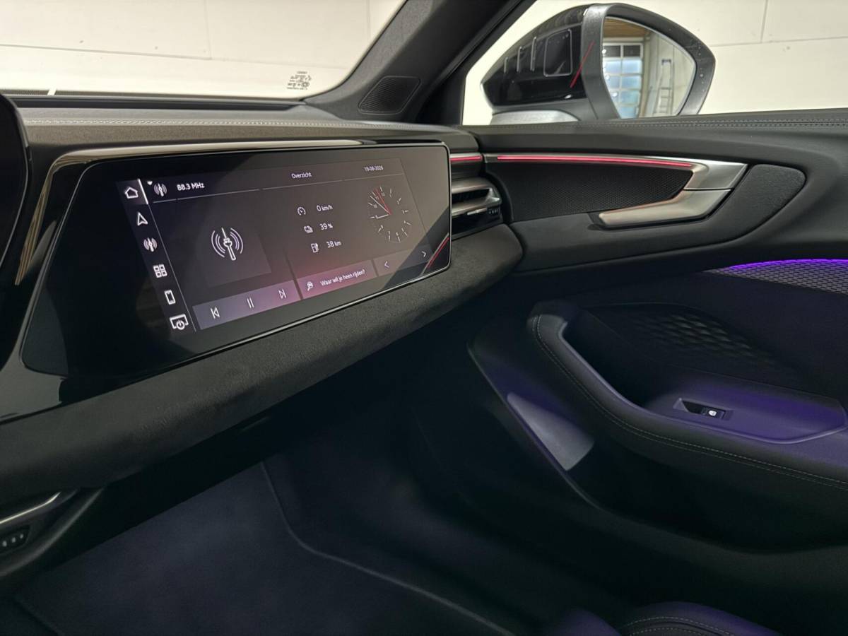 Audi A5 Audi A5 Avant 2.0 e-hybrid quattro S-Line Competition Pano 360° RS-Seats Passenger display