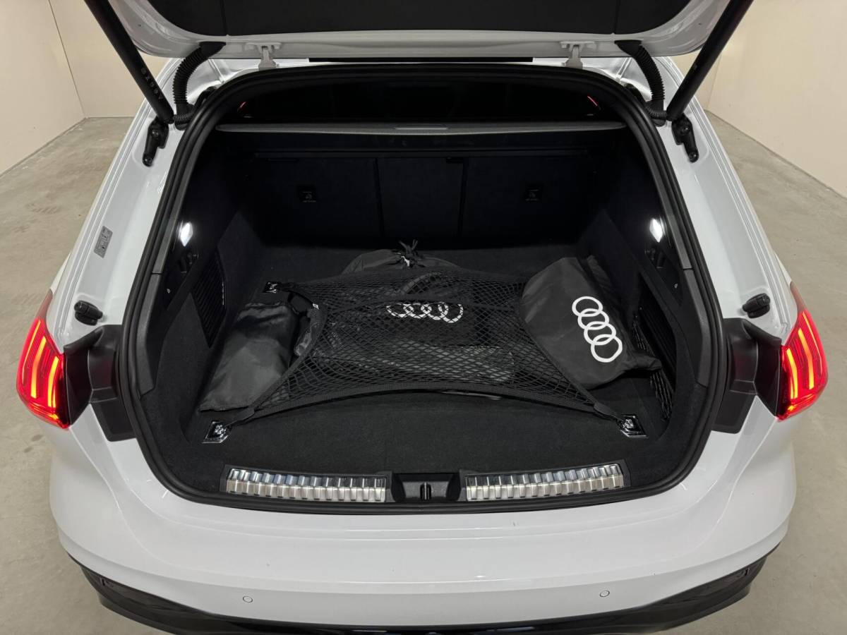 Audi A5 Audi A5 Avant 2.0 e-hybrid quattro S-Line Competition Pano 360° RS-Seats Passenger display