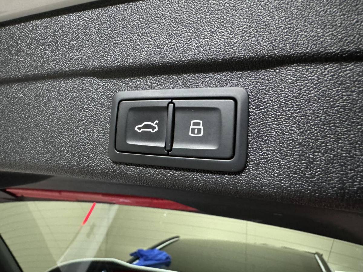 Audi A5 Audi A5 Avant 2.0 e-hybrid quattro S-Line Competition Pano 360° RS-Seats Passenger display