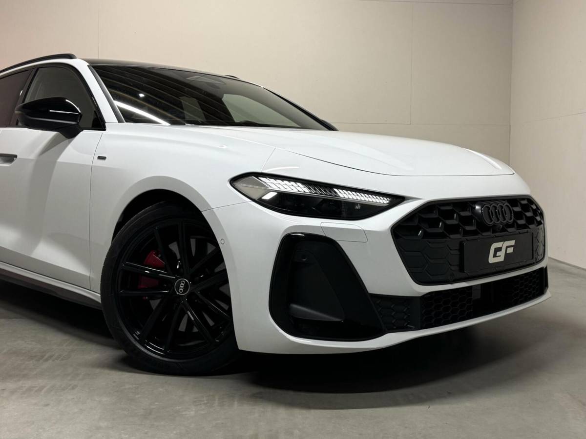 Audi A5 Audi A5 Avant 2.0 e-hybrid quattro S-Line Competition Pano 360° RS-Seats Passenger display