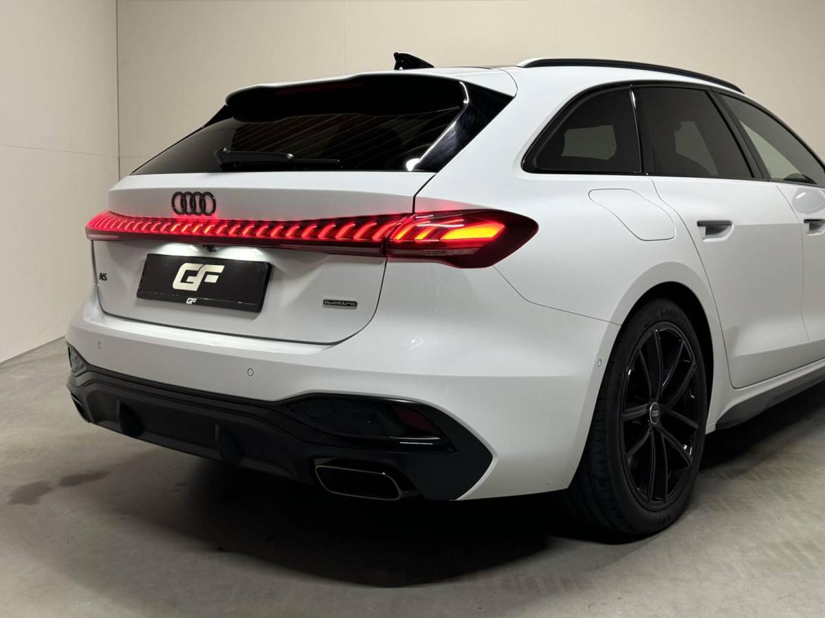Audi A5 Audi A5 Avant 2.0 e-hybrid quattro S-Line Competition Pano 360° RS-Seats Passenger display