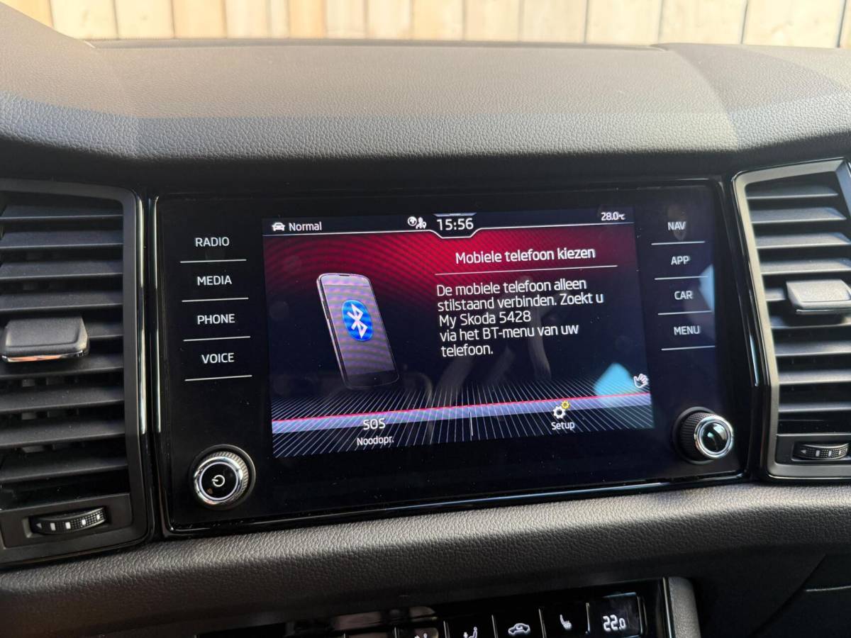 Škoda Kodiaq Skoda Kodiaq 1.5 TSI Sportline Business Automaat | Apple CarPlay/Android Auto | Climate & cruise control | DAB ontvanger | LED koplampen | Navigatiesysteem | Voorstoelen en achterbank verwarmd