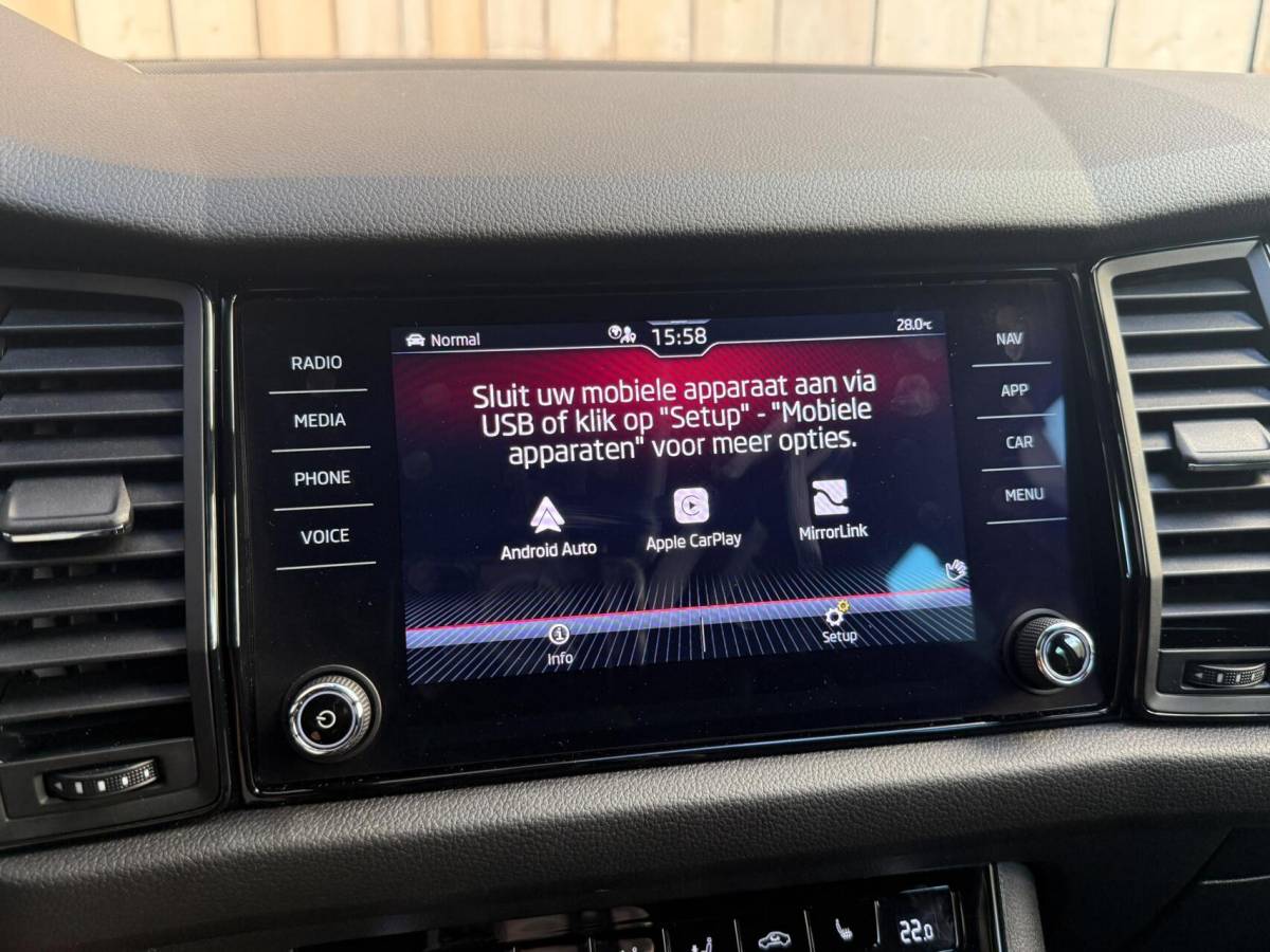 Škoda Kodiaq Skoda Kodiaq 1.5 TSI Sportline Business Automaat | Apple CarPlay/Android Auto | Climate & cruise control | DAB ontvanger | LED koplampen | Navigatiesysteem | Voorstoelen en achterbank verwarmd