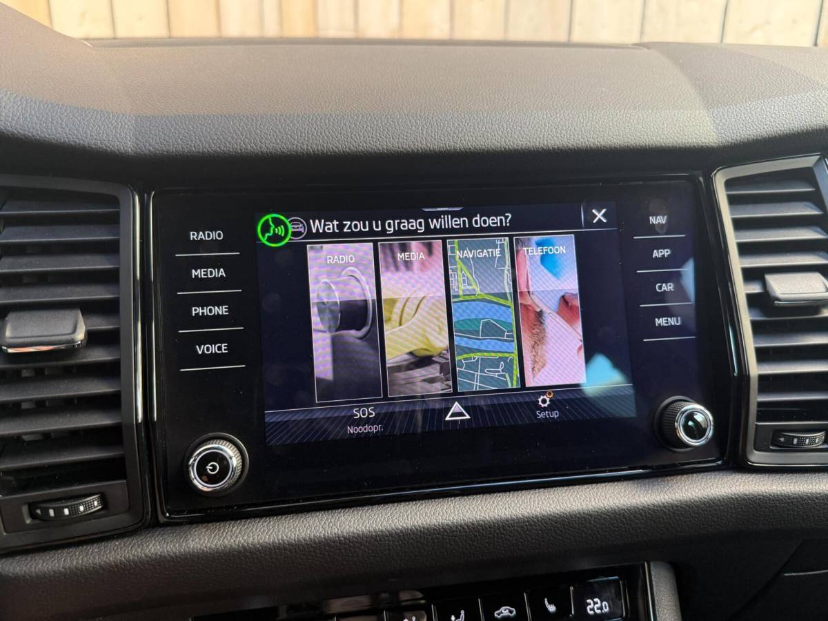 Škoda Kodiaq Skoda Kodiaq 1.5 TSI Sportline Business Automaat | Apple CarPlay/Android Auto | Climate & cruise control | DAB ontvanger | LED koplampen | Navigatiesysteem | Voorstoelen en achterbank verwarmd