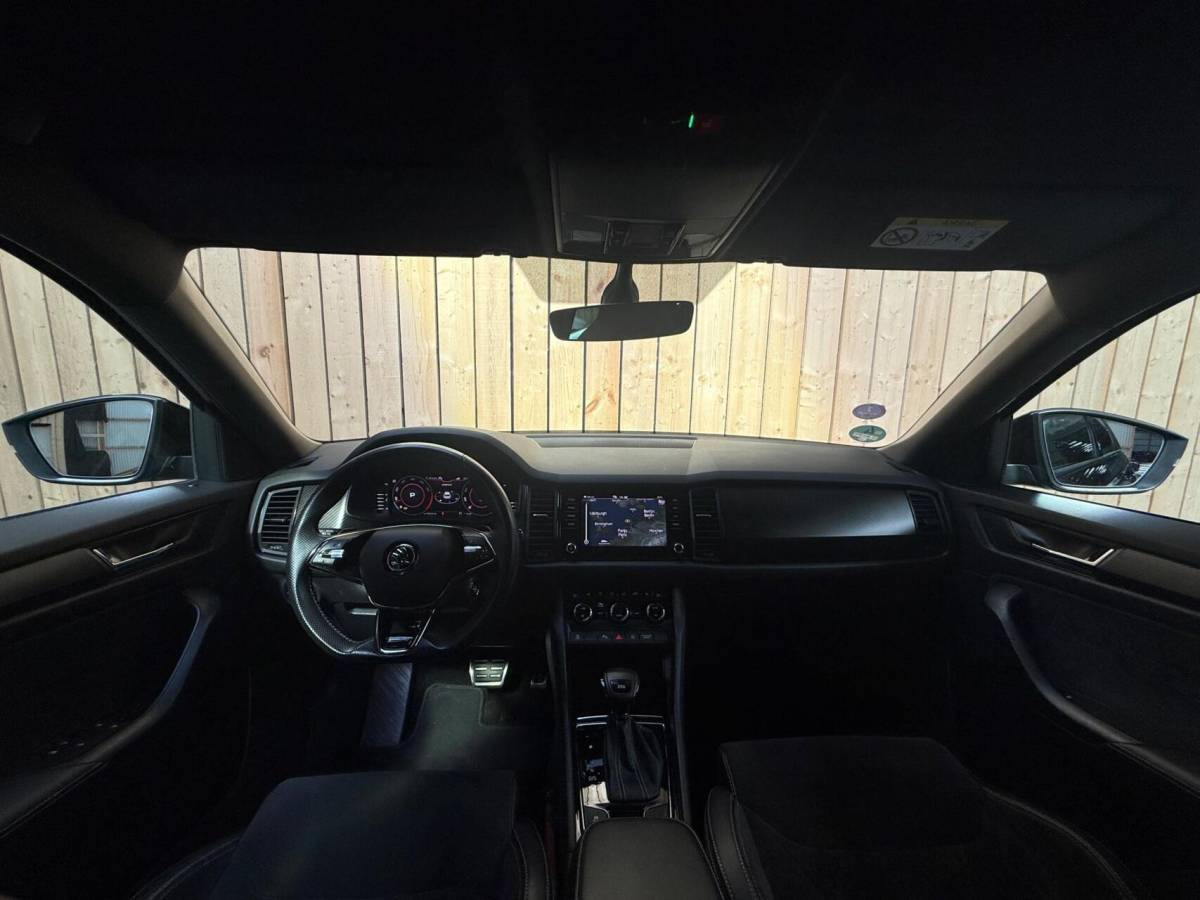 Škoda Kodiaq Skoda Kodiaq 1.5 TSI Sportline Business Automaat | Apple CarPlay/Android Auto | Climate & cruise control | DAB ontvanger | LED koplampen | Navigatiesysteem | Voorstoelen en achterbank verwarmd
