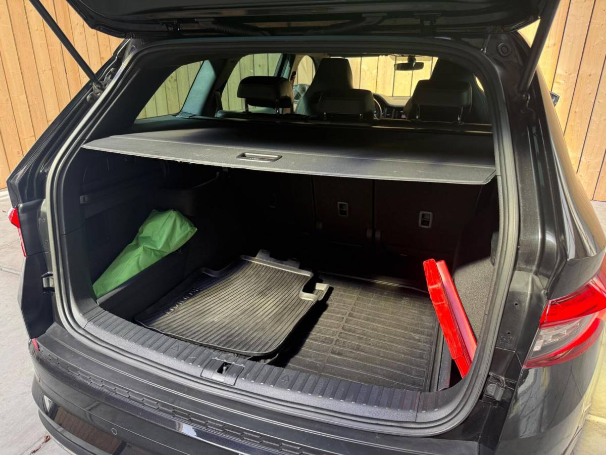 Škoda Kodiaq Skoda Kodiaq 1.5 TSI Sportline Business Automaat | Apple CarPlay/Android Auto | Climate & cruise control | DAB ontvanger | LED koplampen | Navigatiesysteem | Voorstoelen en achterbank verwarmd