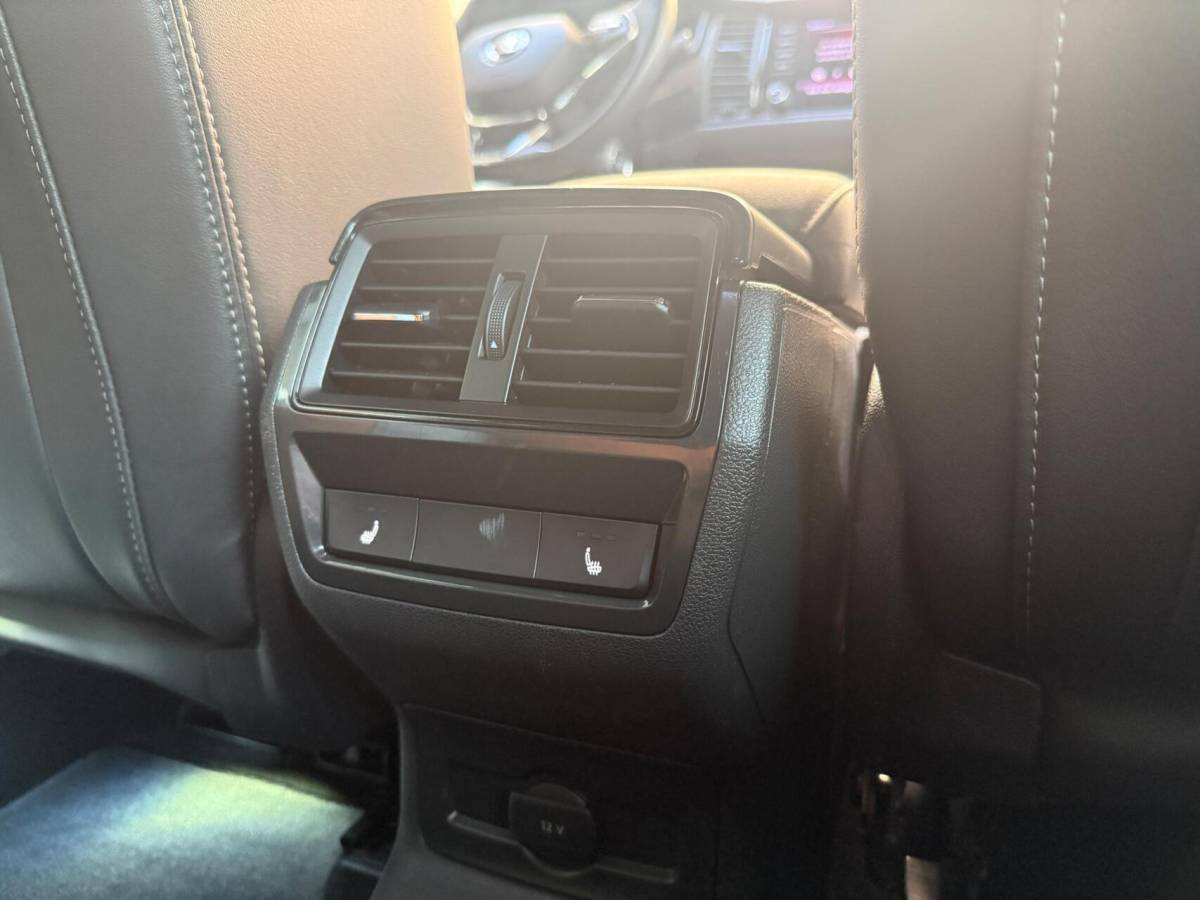 Škoda Kodiaq Skoda Kodiaq 1.5 TSI Sportline Business Automaat | Apple CarPlay/Android Auto | Climate & cruise control | DAB ontvanger | LED koplampen | Navigatiesysteem | Voorstoelen en achterbank verwarmd