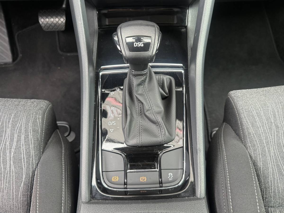 Škoda Karoq Skoda KAROQ 1.5 TSI ACT Style | Trekhaak | LED | Virtual | Stoelverw. |