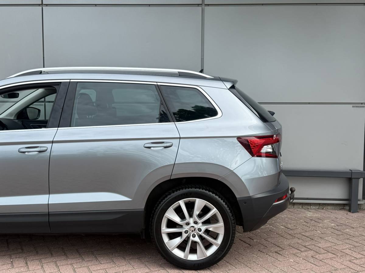 Škoda Karoq Skoda KAROQ 1.5 TSI ACT Style | Trekhaak | LED | Virtual | Stoelverw. |