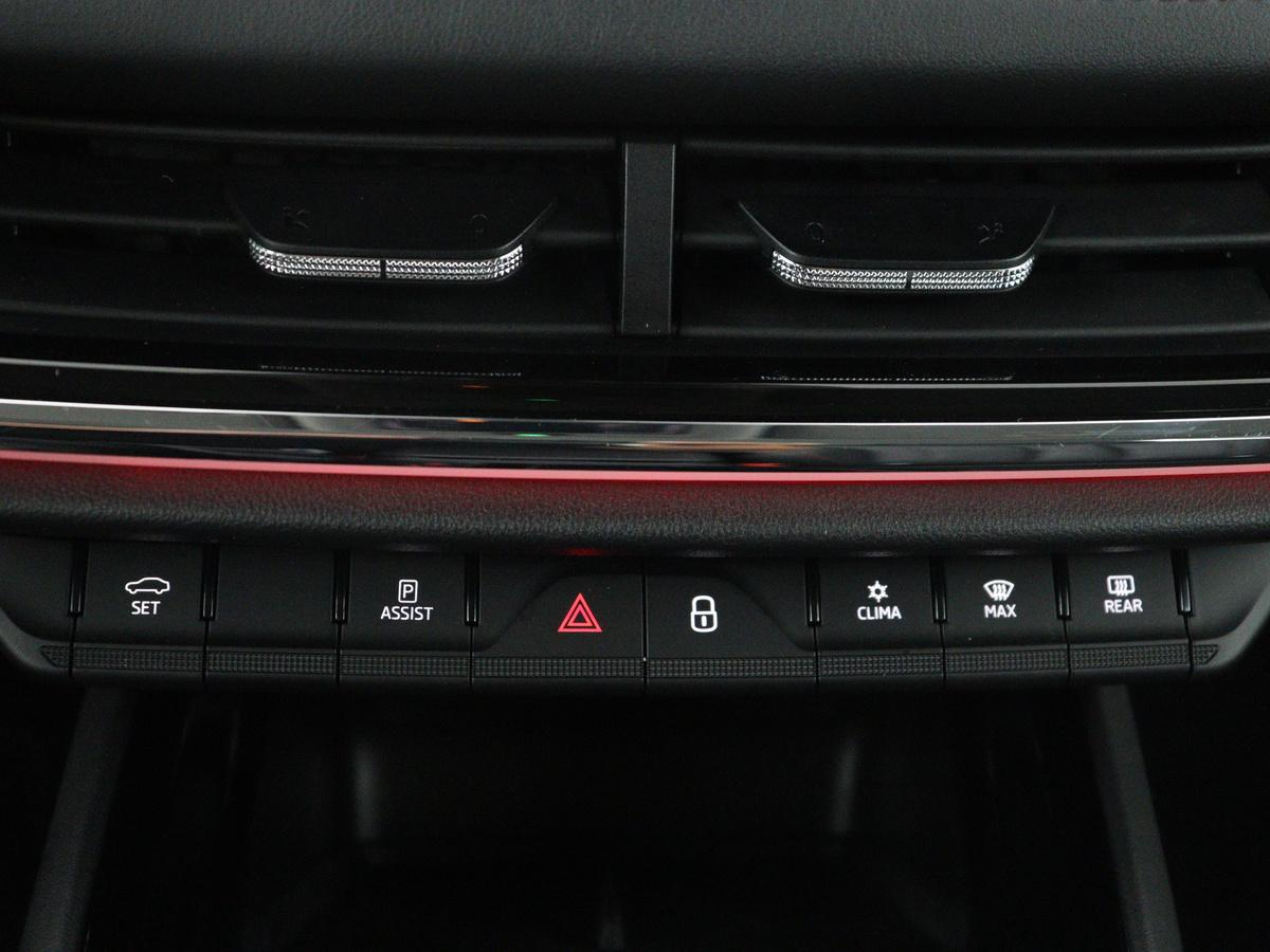 Škoda Enyaq iV Skoda Enyaq iV 60 | SOH 90,7% | Leder | Stoelverwarming | Head-up | Climate control | Navigatie | Carplay | Sfeerverlichting | Camera | Park assist | EV