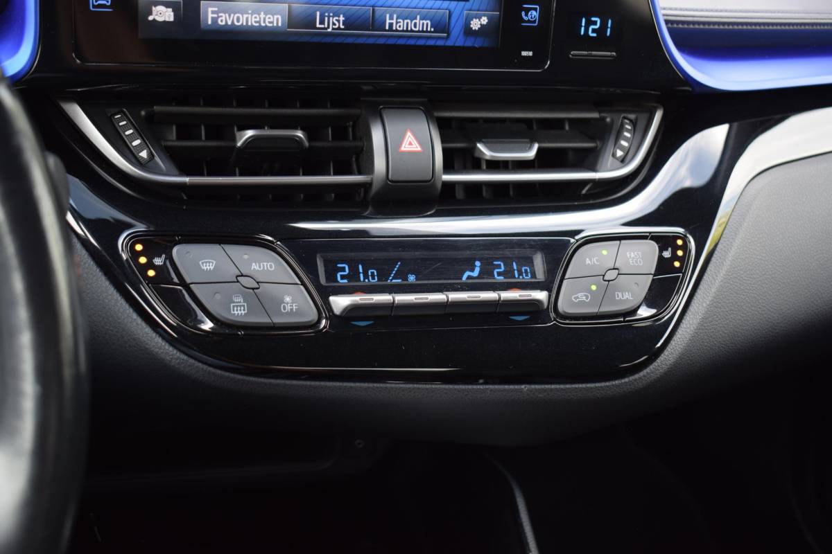 Toyota C-HR Toyota C-HR 1.8 Hybrid Style Ultimate | Trekhaak | Leer | Stoelverwarming | Navi