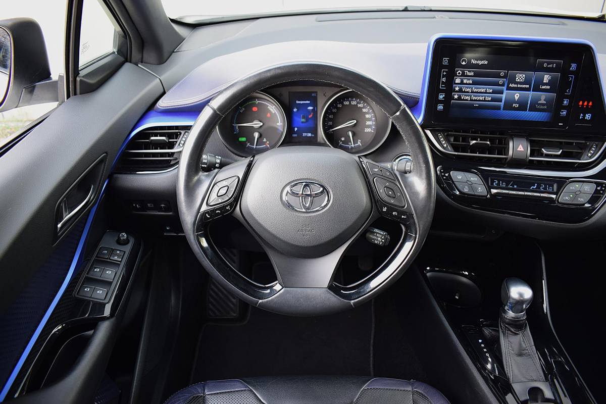Toyota C-HR Toyota C-HR 1.8 Hybrid Style Ultimate | Trekhaak | Leer | Stoelverwarming | Navi