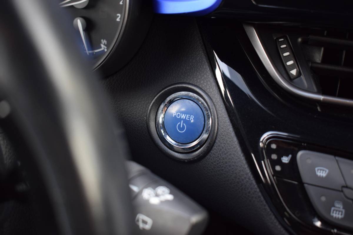 Toyota C-HR Toyota C-HR 1.8 Hybrid Style Ultimate | Trekhaak | Leer | Stoelverwarming | Navi