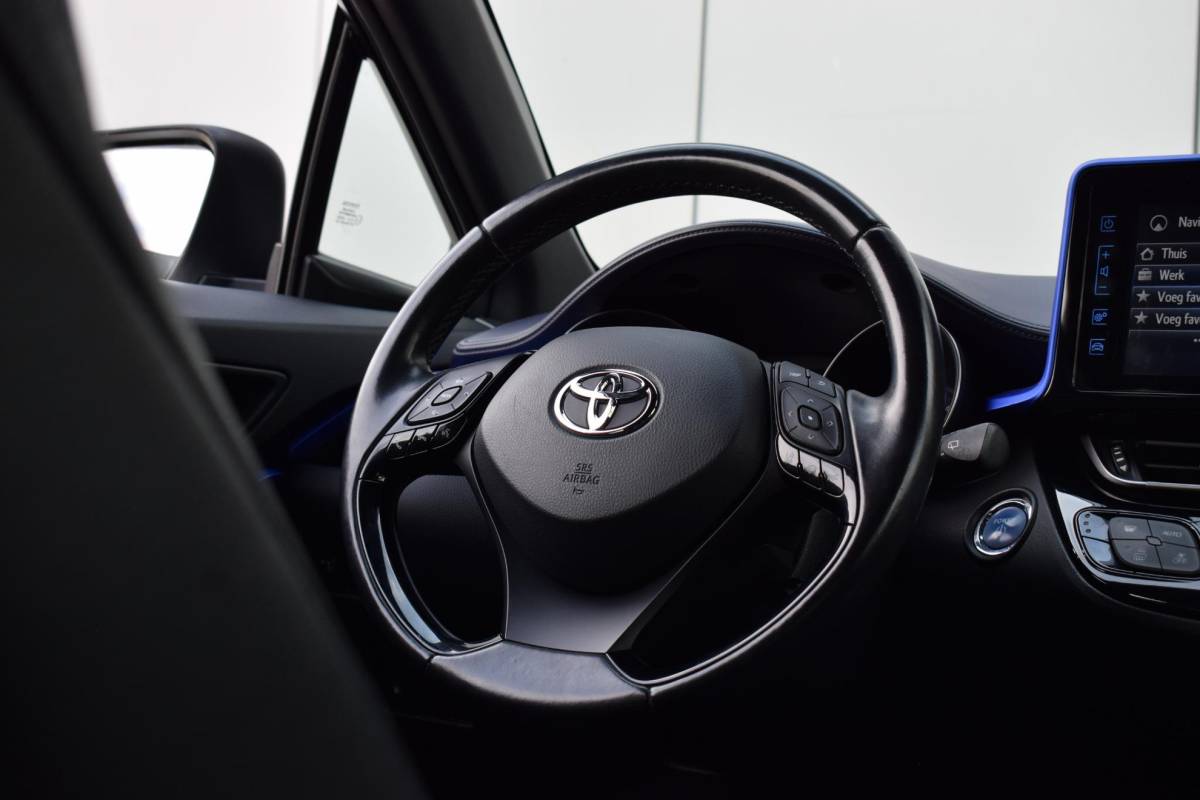 Toyota C-HR Toyota C-HR 1.8 Hybrid Style Ultimate | Trekhaak | Leer | Stoelverwarming | Navi