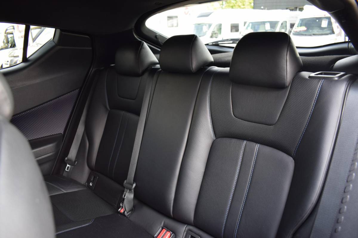 Toyota C-HR Toyota C-HR 1.8 Hybrid Style Ultimate | Trekhaak | Leer | Stoelverwarming | Navi