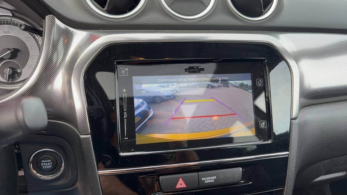 Suzuki Vitara Suzuki Vitara 1.5 Hybrid Select AUTOMAAT / PANORAMADAK / LEDER-ALCANTARA / STOELVERW / FULL LED / CAMERA / CARPLAY / NAVI