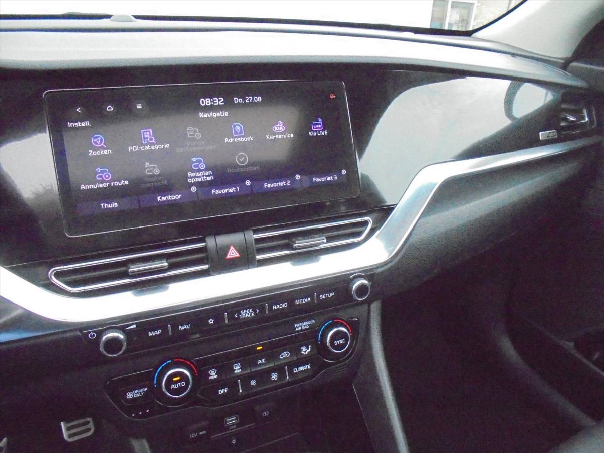 Kia Niro Kia Niro 1.6 GDi HYBRIDE EXECUTIVELINE ZEER LUXE TREKHAAK