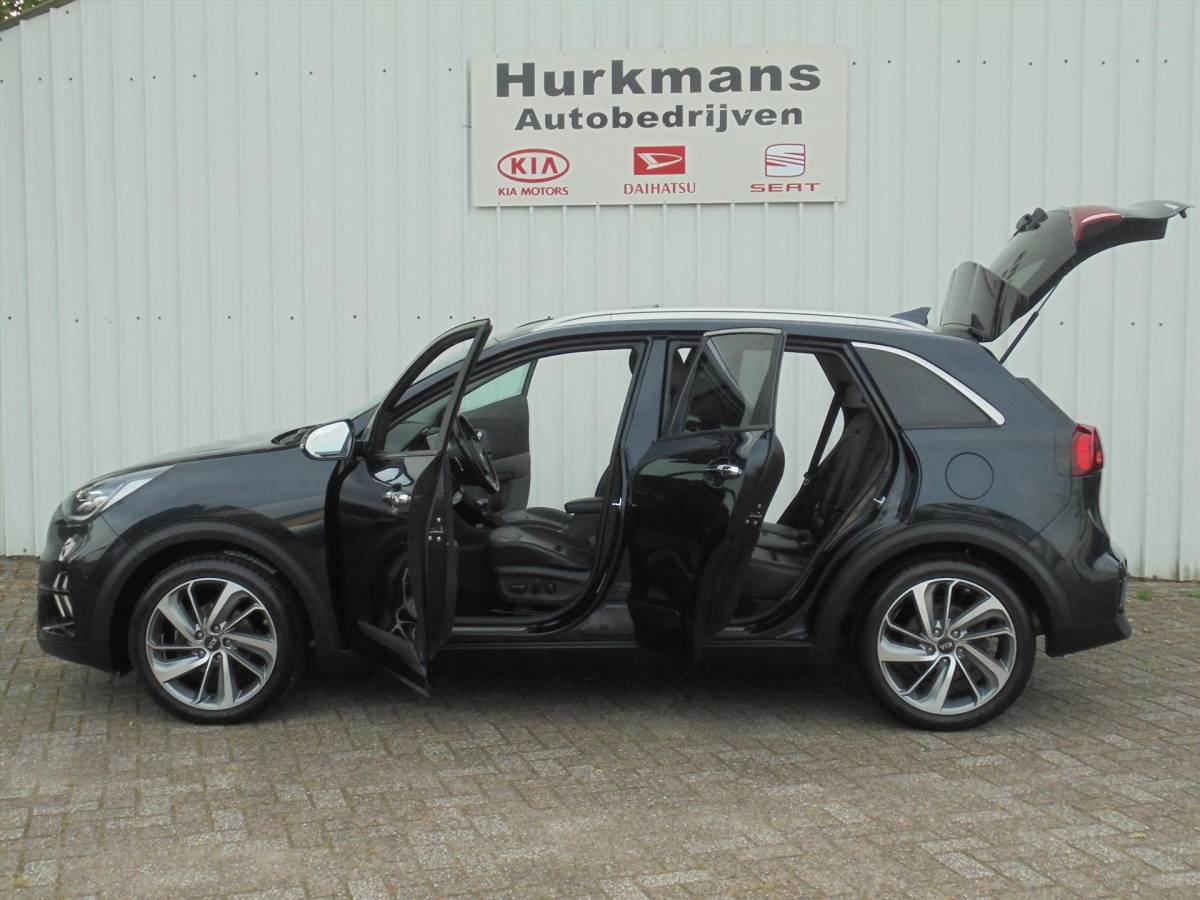 Kia Niro Kia Niro 1.6 GDi HYBRIDE EXECUTIVELINE ZEER LUXE TREKHAAK