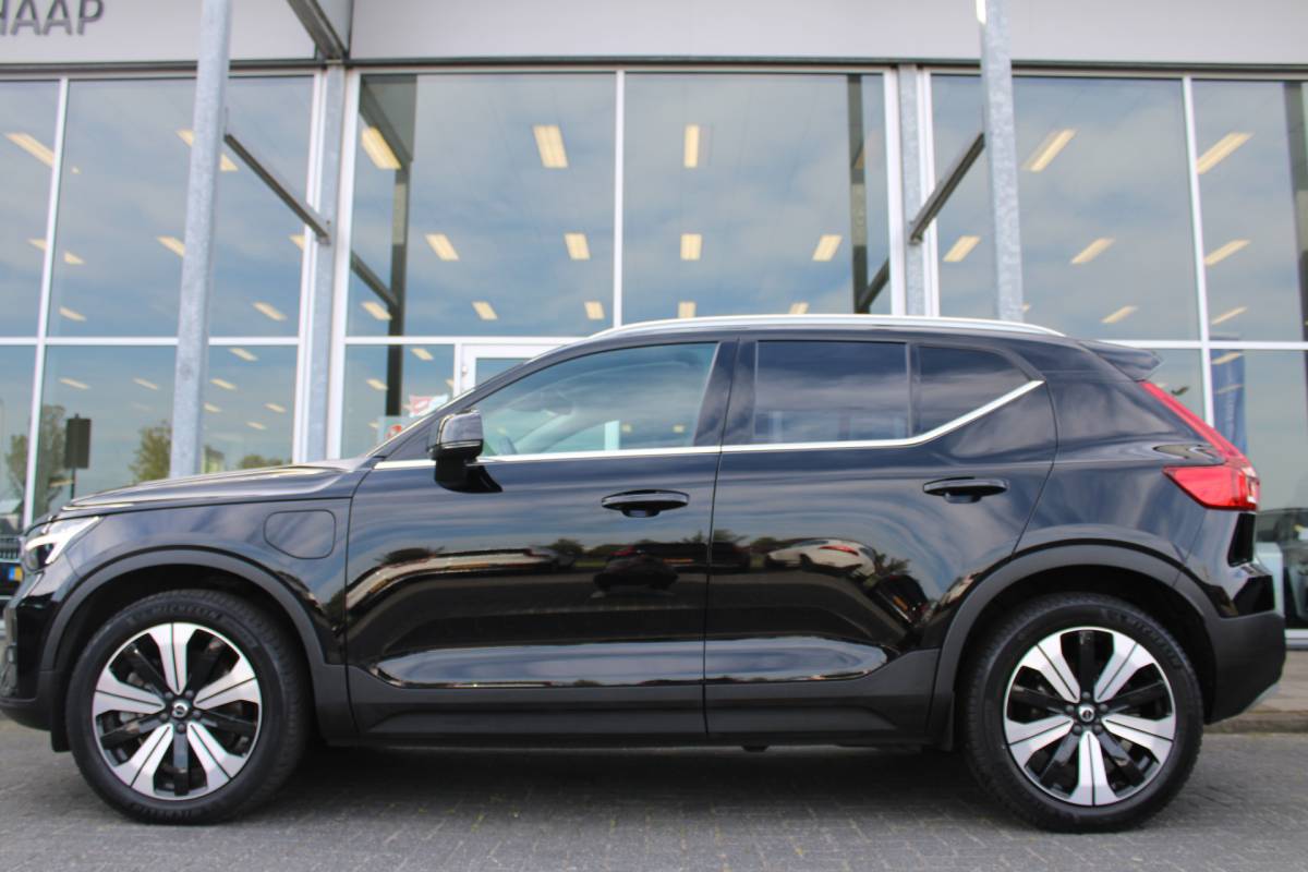 Volvo XC40 Volvo XC40 T5 Plug-in hybrid Plus Bright | H& K Audio | Memory | Trekhaak | Stoel/stuurverwarming | Camera | Climate | Leer |