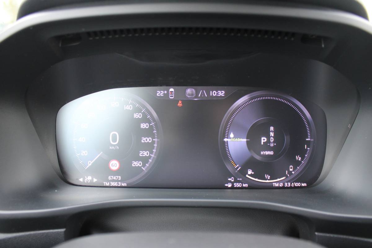 Volvo XC40 Volvo XC40 T5 Plug-in hybrid Plus Bright | H& K Audio | Memory | Trekhaak | Stoel/stuurverwarming | Camera | Climate | Leer |