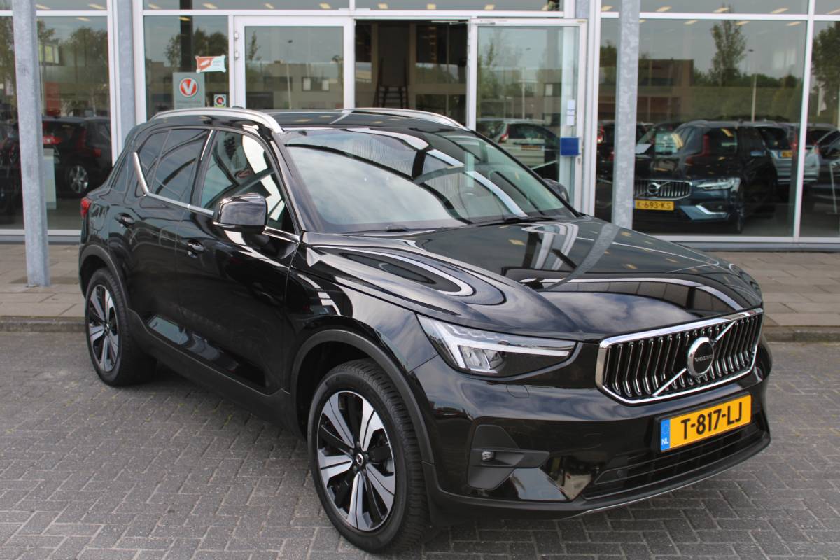 Volvo XC40 Volvo XC40 T5 Plug-in hybrid Plus Bright | H& K Audio | Memory | Trekhaak | Stoel/stuurverwarming | Camera | Climate | Leer |