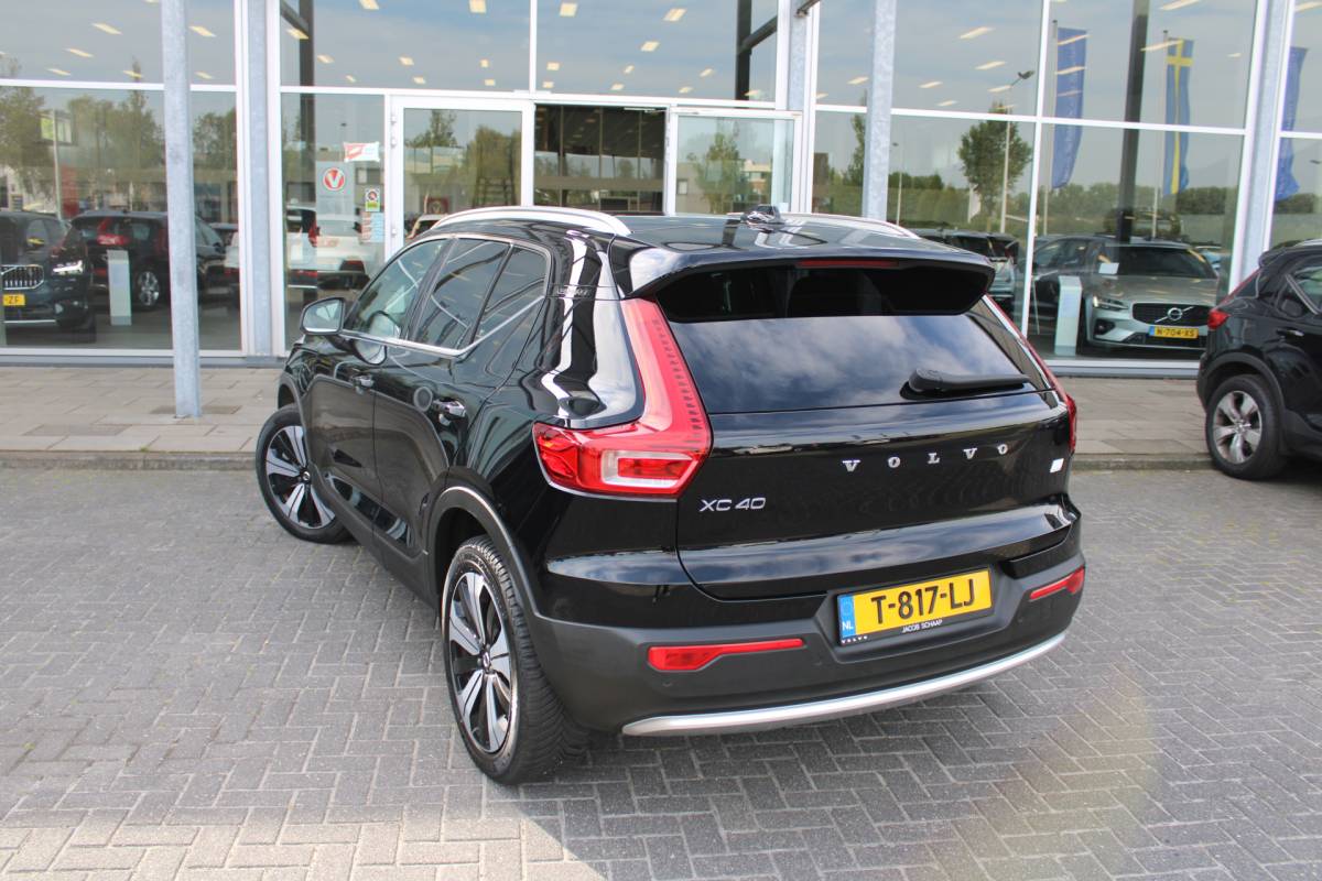 Volvo XC40 Volvo XC40 T5 Plug-in hybrid Plus Bright | H& K Audio | Memory | Trekhaak | Stoel/stuurverwarming | Camera | Climate | Leer |