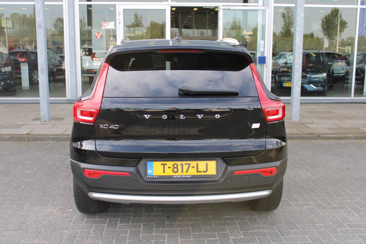 Volvo XC40 Volvo XC40 T5 Plug-in hybrid Plus Bright | H& K Audio | Memory | Trekhaak | Stoel/stuurverwarming | Camera | Climate | Leer |