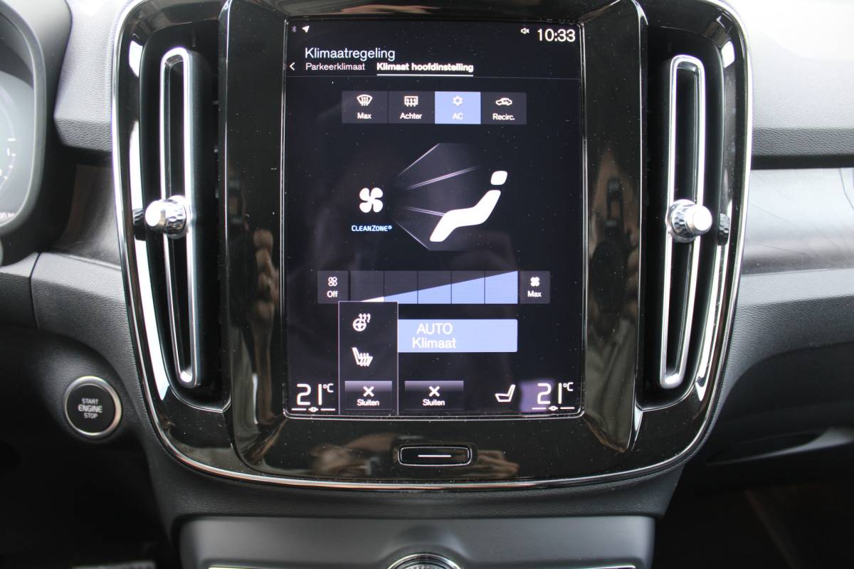 Volvo XC40 Volvo XC40 T5 Plug-in hybrid Plus Bright | H& K Audio | Memory | Trekhaak | Stoel/stuurverwarming | Camera | Climate | Leer |