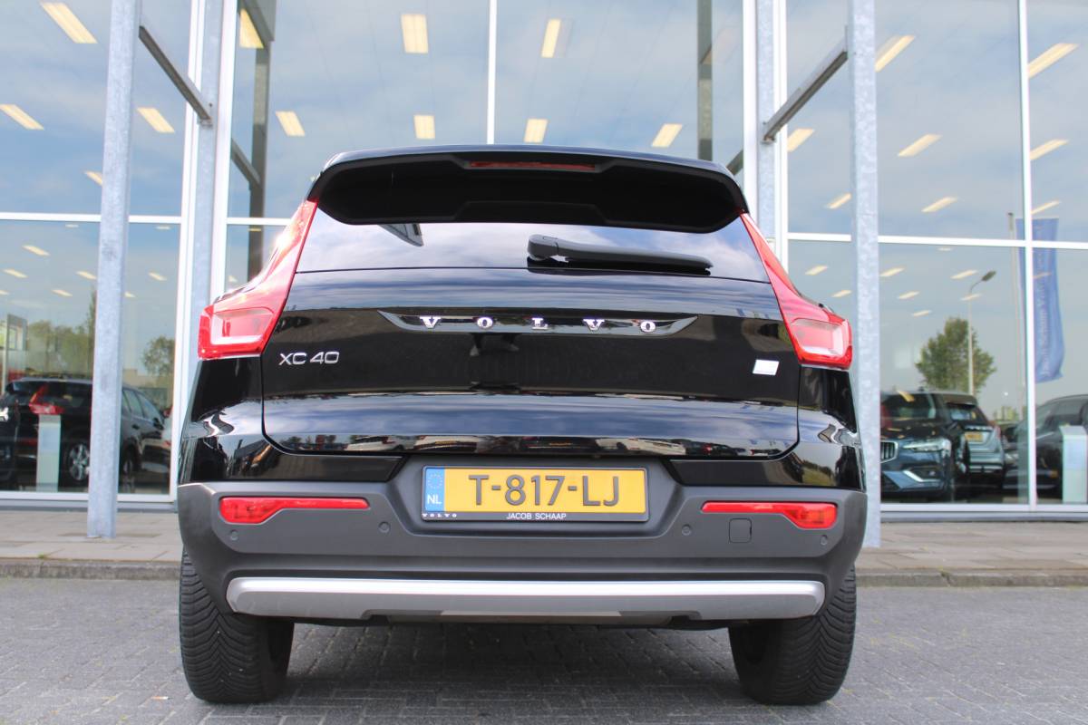 Volvo XC40 Volvo XC40 T5 Plug-in hybrid Plus Bright | H& K Audio | Memory | Trekhaak | Stoel/stuurverwarming | Camera | Climate | Leer |